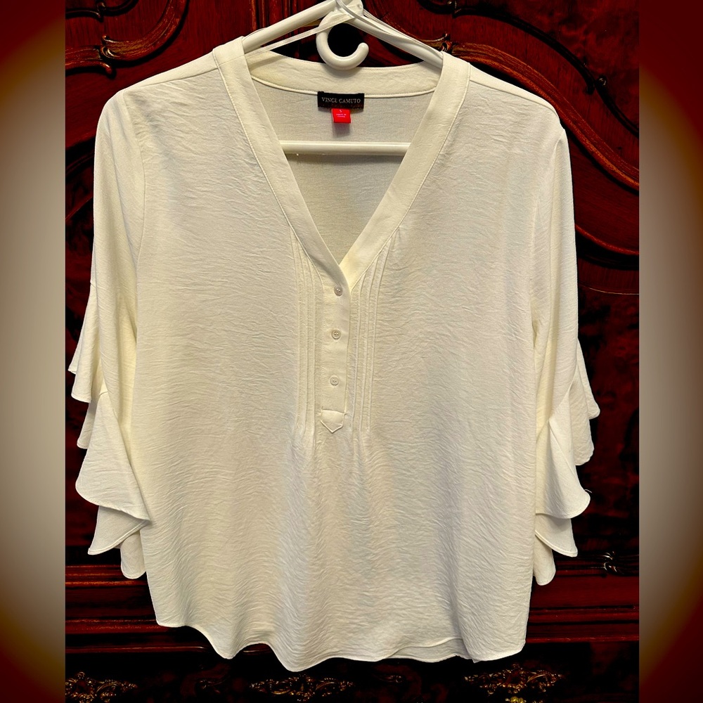 Vince Camuto ivory blouse
